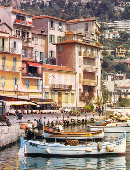 Visit the French Riviera coast by boat